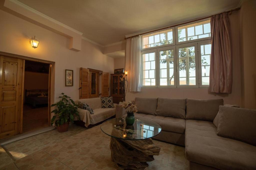 Menecrates Rustic - San Matteo Apartment Agios Matthaios  ภายนอก รูปภาพ