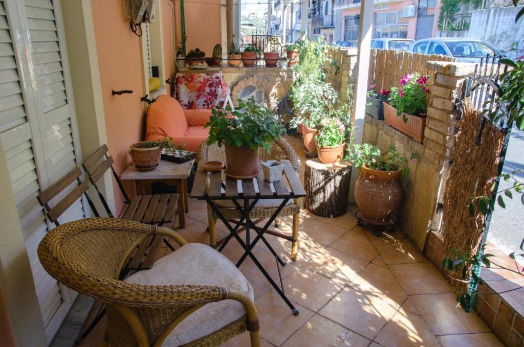 Menecrates Rustic - San Matteo Apartment Agios Matthaios  ภายนอก รูปภาพ