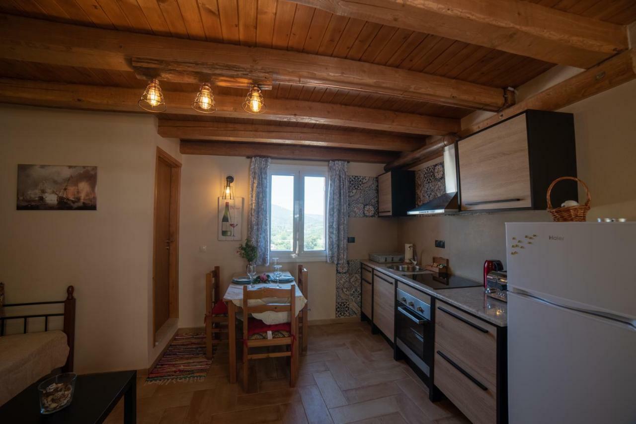 Menecrates Rustic - San Matteo Apartment Agios Matthaios  ภายนอก รูปภาพ