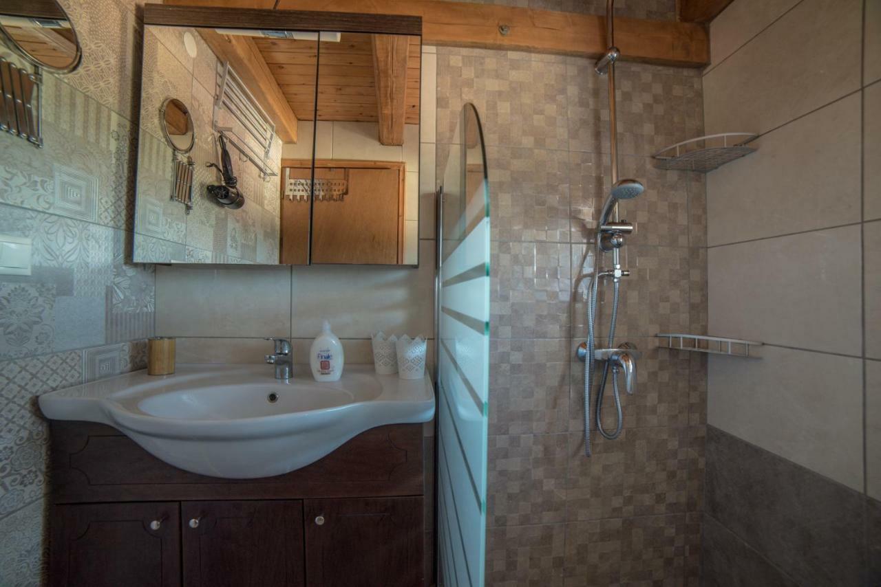 Menecrates Rustic - San Matteo Apartment Agios Matthaios  ภายนอก รูปภาพ