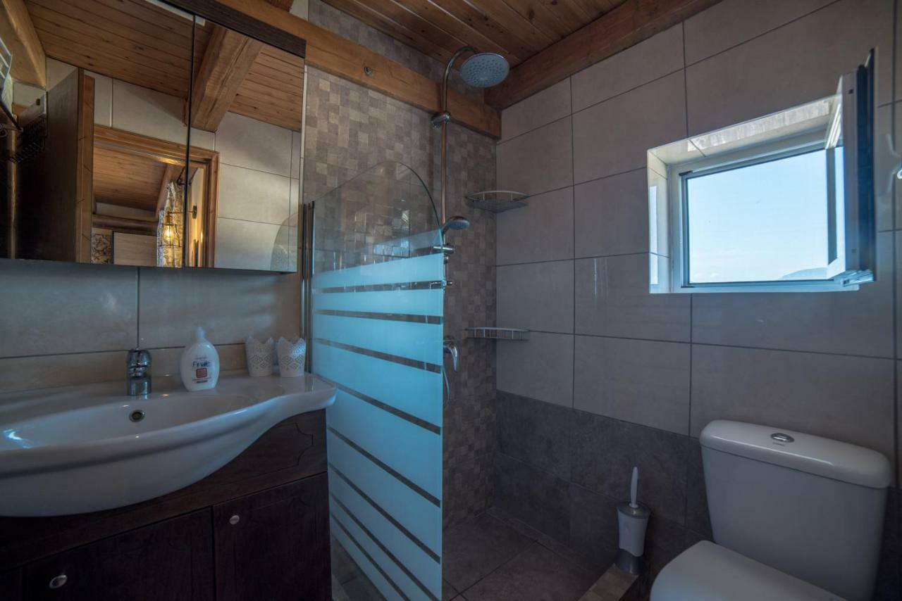 Menecrates Rustic - San Matteo Apartment Agios Matthaios  ภายนอก รูปภาพ